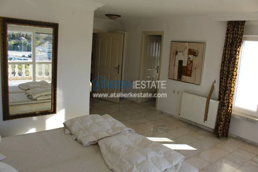 Дом с садом и бассейном у моря 32 