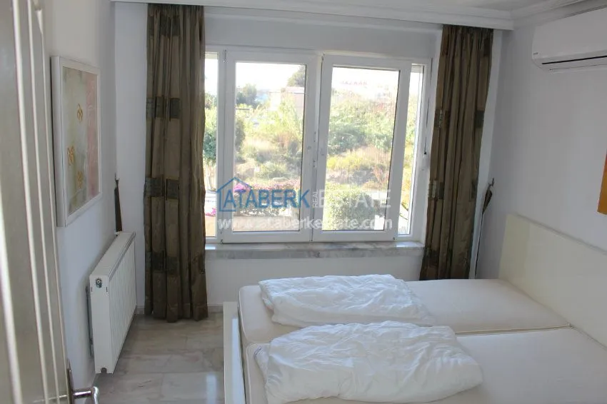 Дом с садом и бассейном у моря 36 