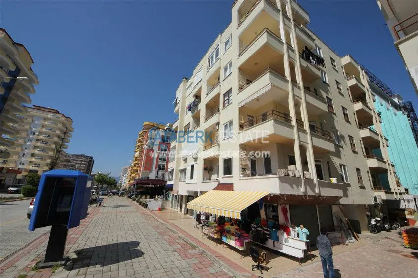 Квартира в 100 метрах от моря по супер стоимости с отдельной кухней 1 