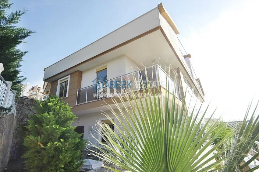 Вилла с потрясающим видом в Каргыджак 1 