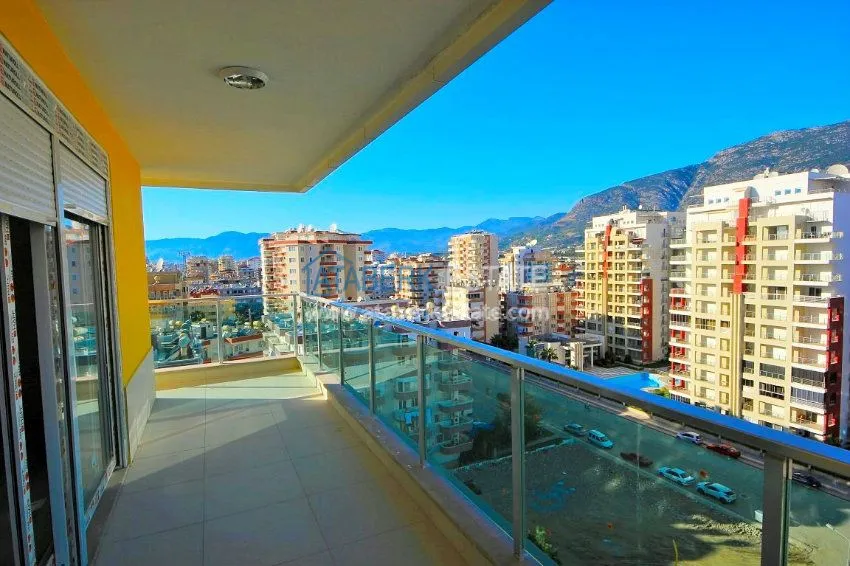 Видовая 3+1 в новострое на центральной улице Махмутлара 10 