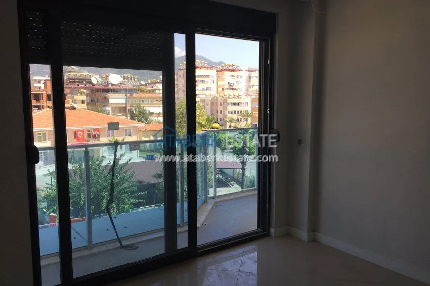 Квартиры разных планировок в европейском районе Оба 44 