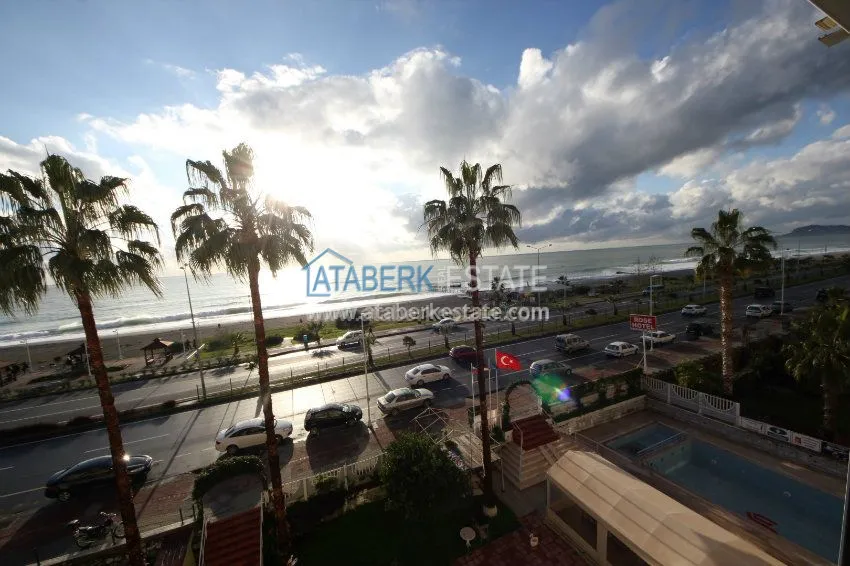 На первой береговой линии апартаменты с двумя спальнями. 18 