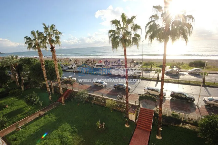 На первой береговой линии апартаменты с двумя спальнями. 22 