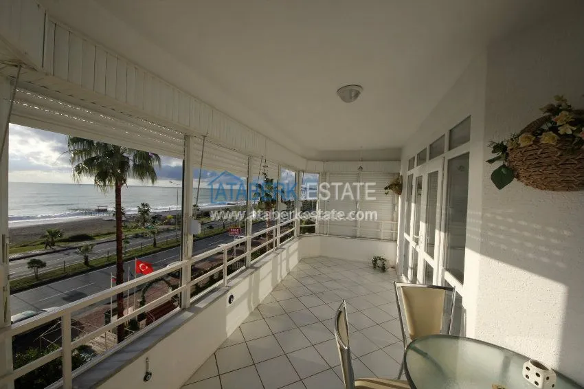 На первой береговой линии апартаменты с двумя спальнями. 23 