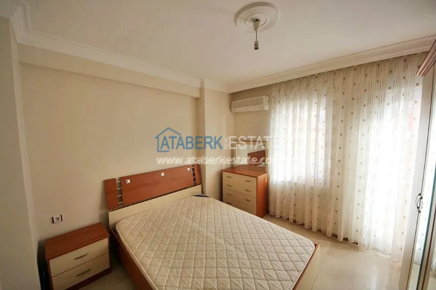 Трехкомнатная квартира на первой береговой линии, с видом на море по умеренной цене. 12 