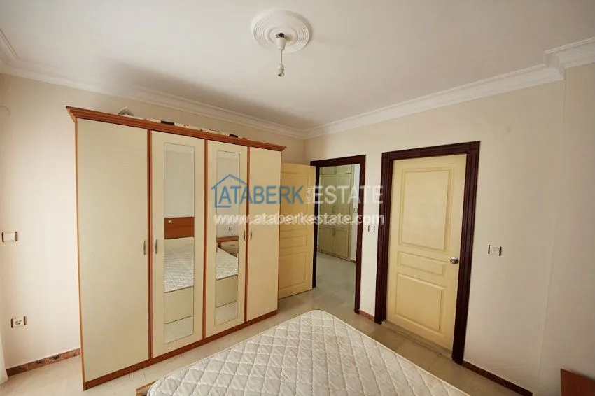 Трехкомнатная квартира на первой береговой линии, с видом на море по умеренной цене. 14 