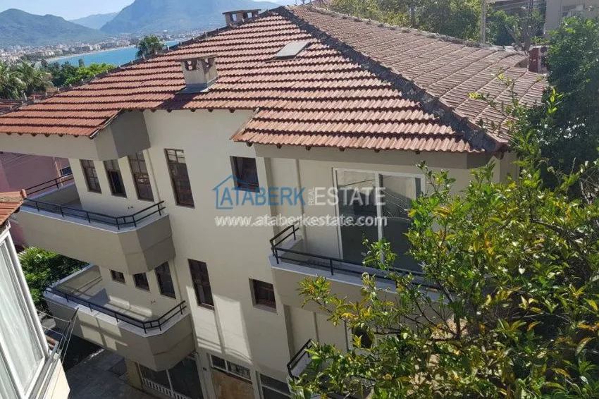 Вилла с апартаментами с панорамным видом в 5 минутах ходьбы от порта Алании. 14 