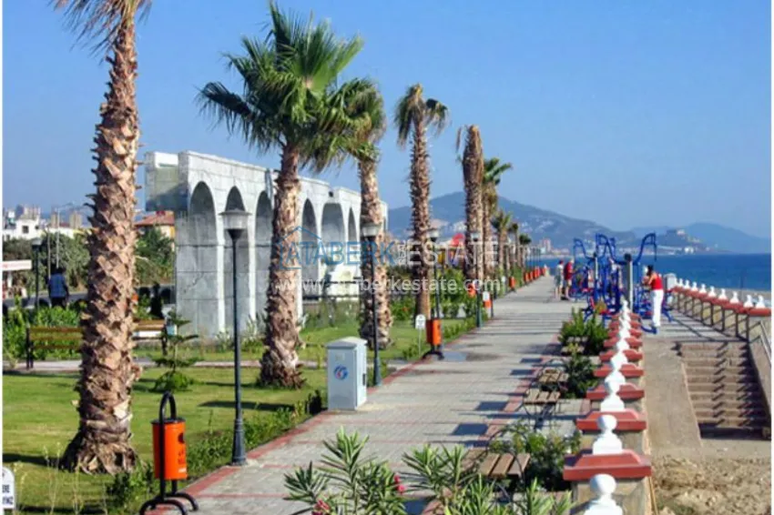 Двухуровневая квартира с открытым видом на море в районе Кестель 3 