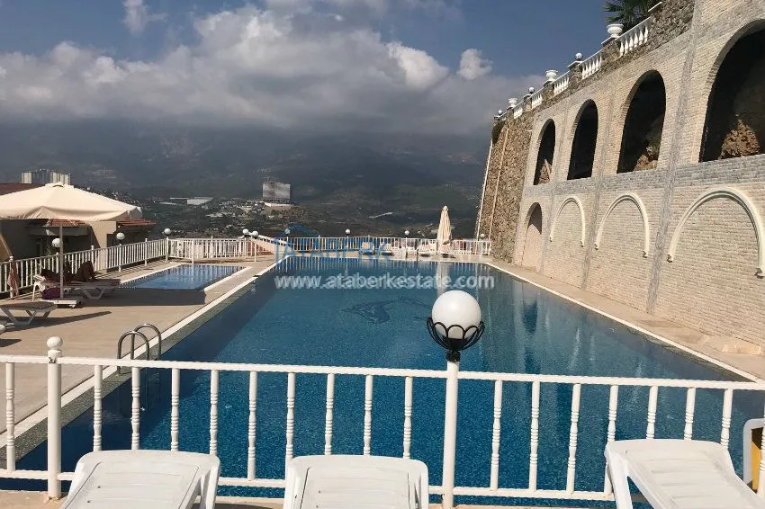 Вилла с садом и потрясающим видом, ждет своего нового владельца! 12 