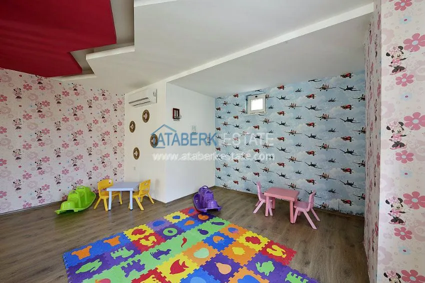 Трехкомнатная квартира в современном комплексе Махмутлара 28 