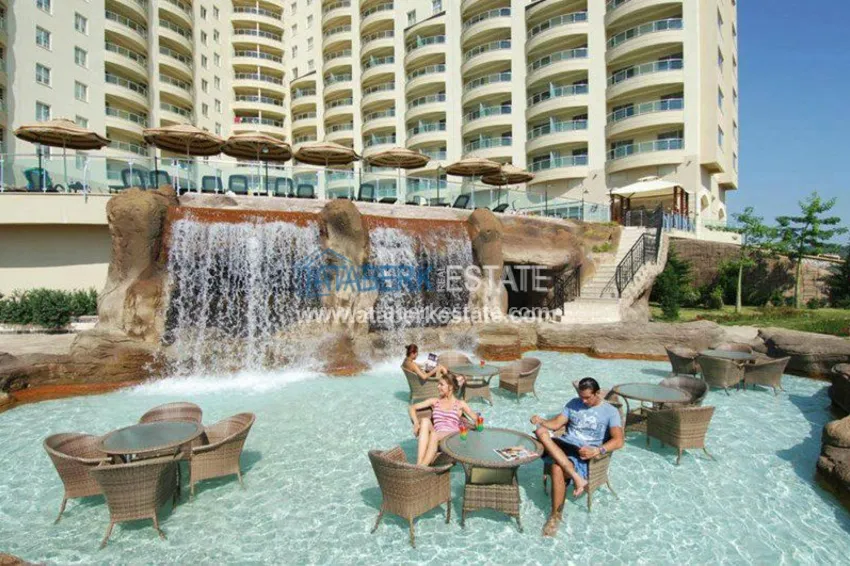 Сдается в аренду трехкомнатная квартира с прекрасным видом на территории знаменитого комплекса 1 