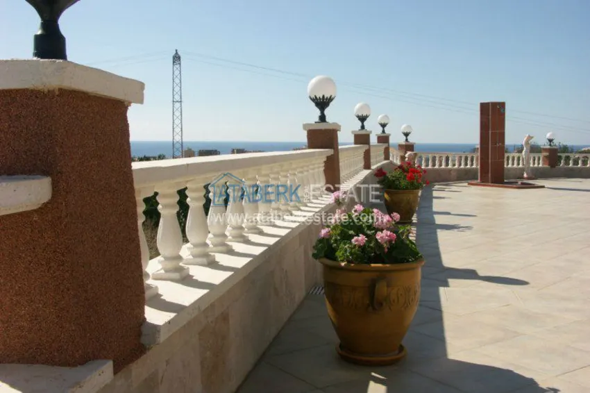 Вилла с личным бассейном и садом в Махмутларе 22