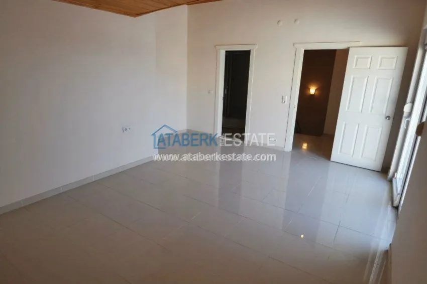  Комплекс с бассейном с просторными квартирами 21 