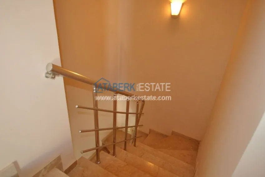  Комплекс с бассейном с просторными квартирами 24 