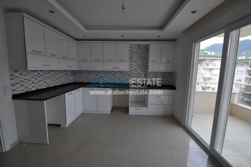 Просторная квартира с тремя спальнями и отдельной кухней 7