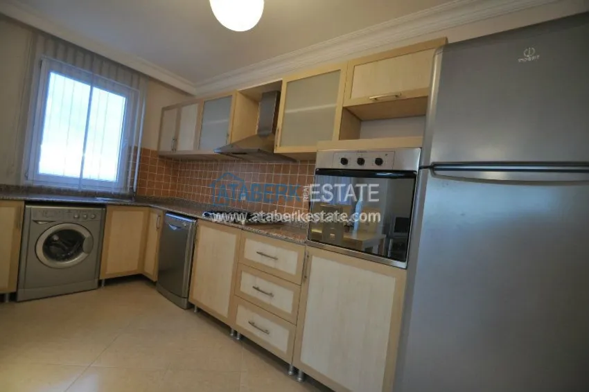 Просторная квартира с тремя спальнями и отдельной кухней 14