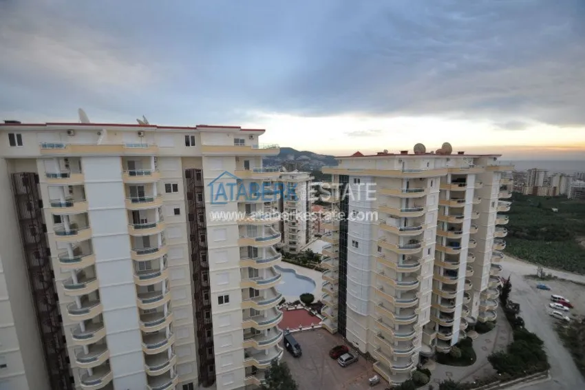 Просторная квартира с тремя спальнями и отдельной кухней 19