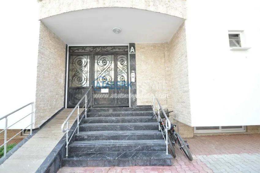 Трехкомнатная квартира на первой линии от моря 20