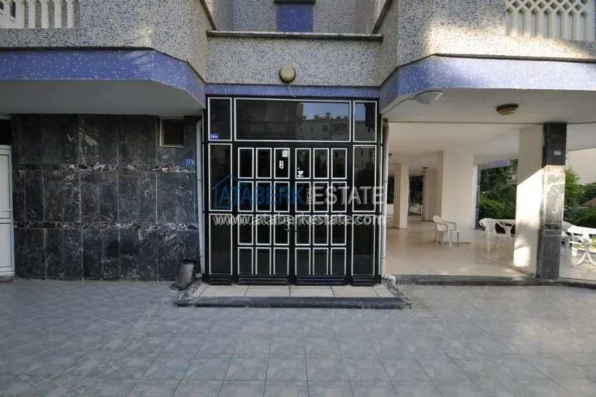 Трехкомнатная квартира на первой линии от моря 25