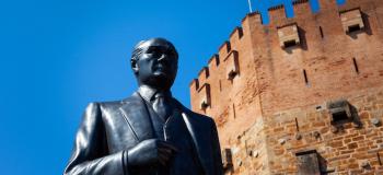 Где купить недвижимость у моря: Турция или Черногория?